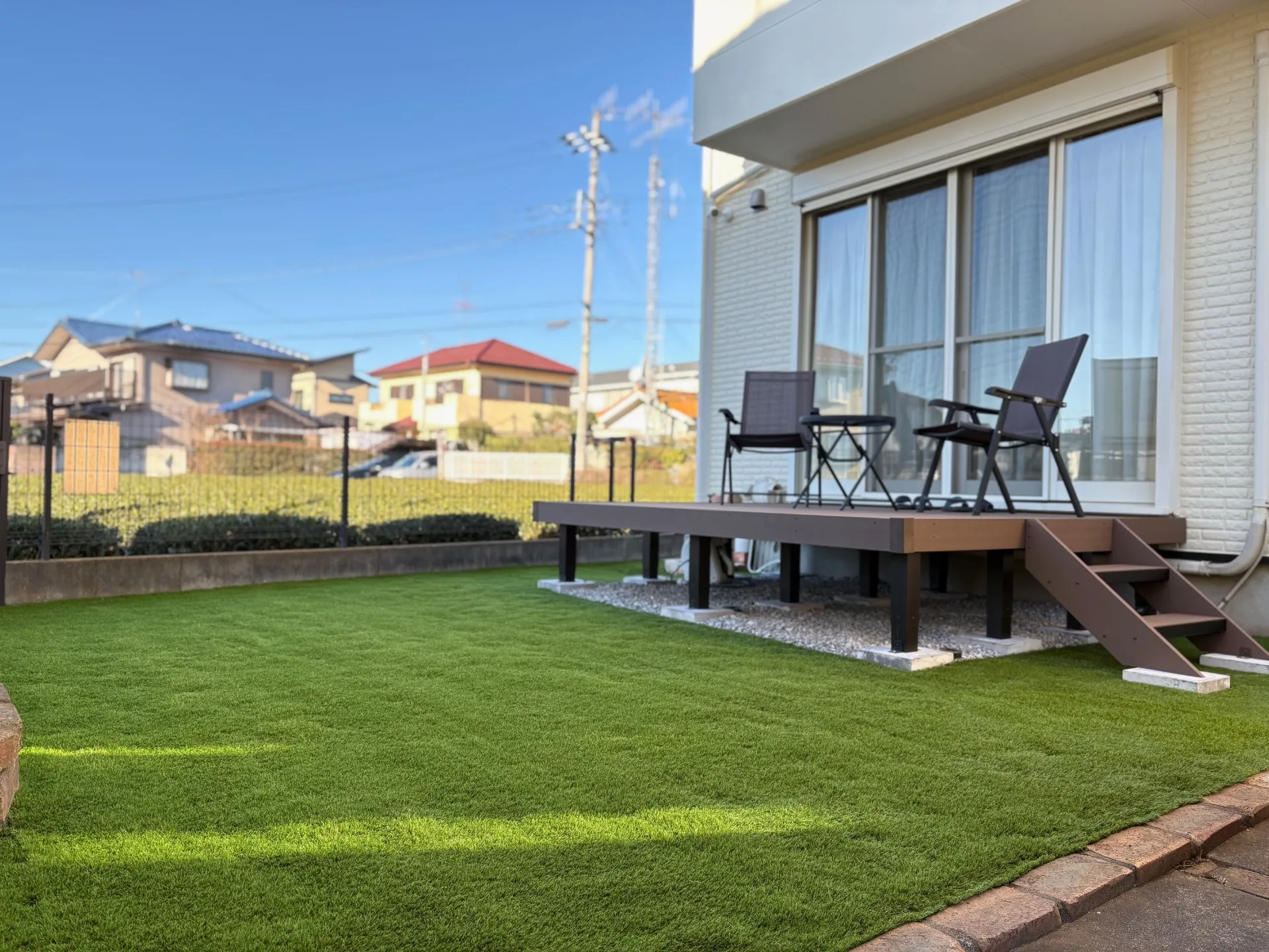 埼玉県飯能市|ウッドデッキ+人工芝施工事例|埼玉 人工芝 施工 費用の目安と後悔しない業者選び